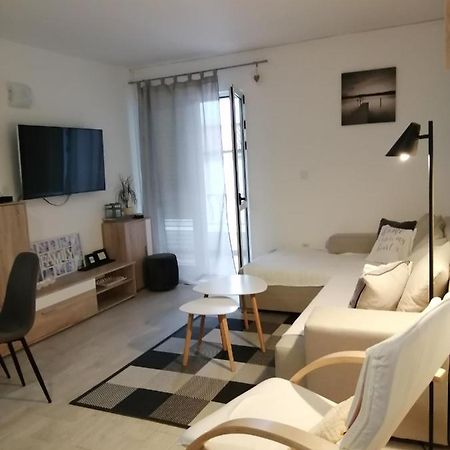 מאקרסקה Apartman Grgic מראה חיצוני תמונה